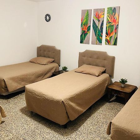 Hostal Los Volcanes Guatemala City ภายนอก รูปภาพ