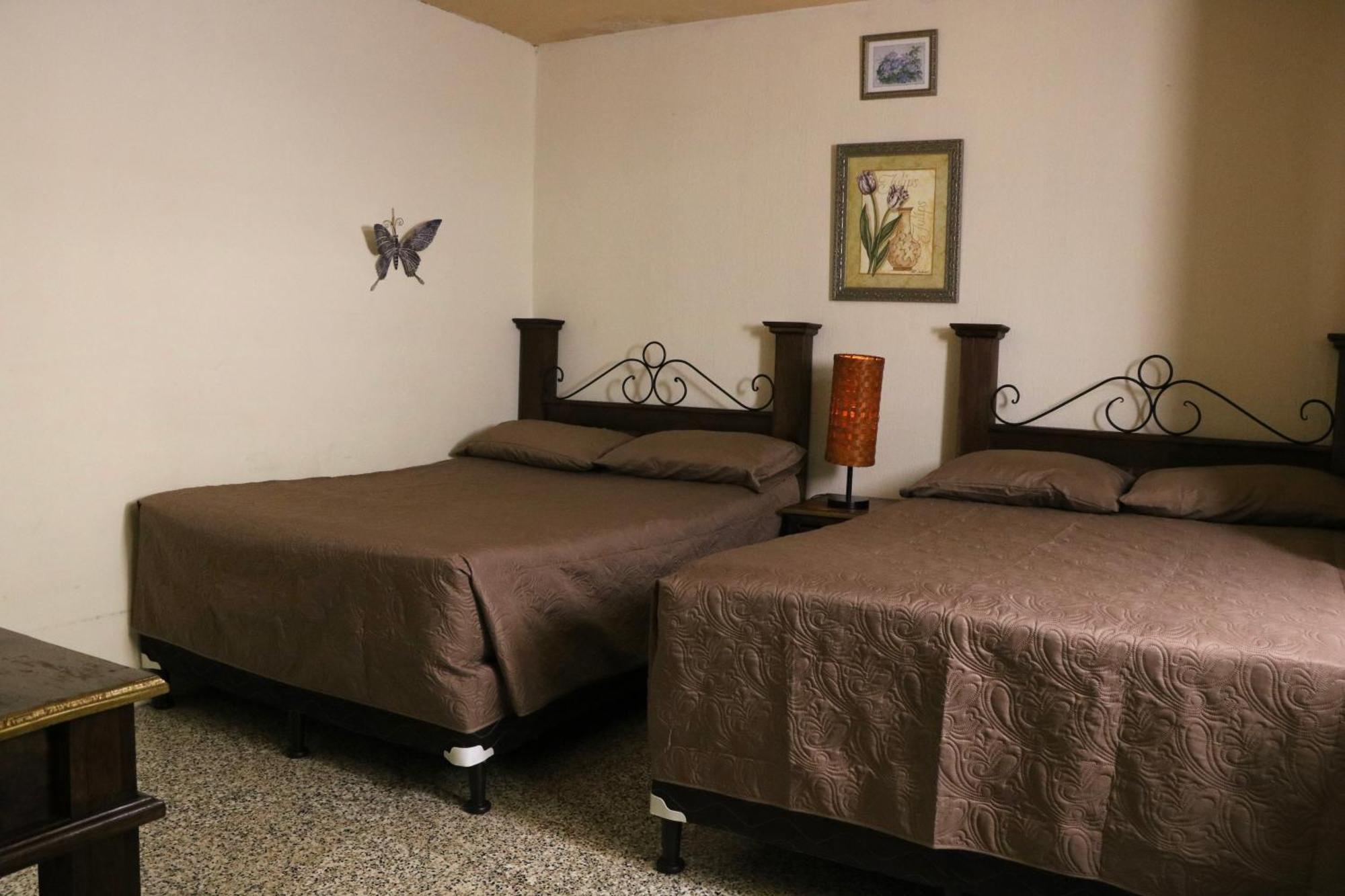 Hostal Los Volcanes Guatemala City ภายนอก รูปภาพ