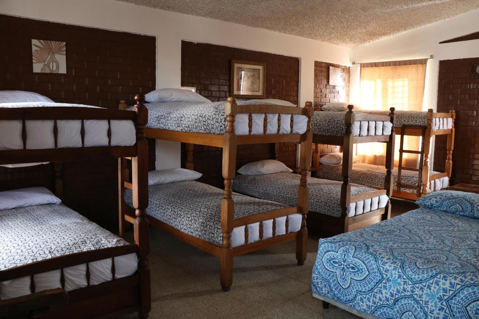 Hostal Los Volcanes Guatemala City ภายนอก รูปภาพ